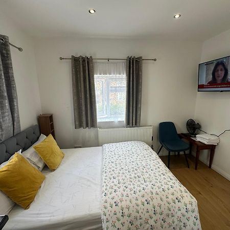 ברומלי Luxury Ensuite 2Nd Studio Flat With Great Views In Keedonwood Road With Fully Own Bathroom Newly Added And Private Kitchenette מראה חיצוני תמונה