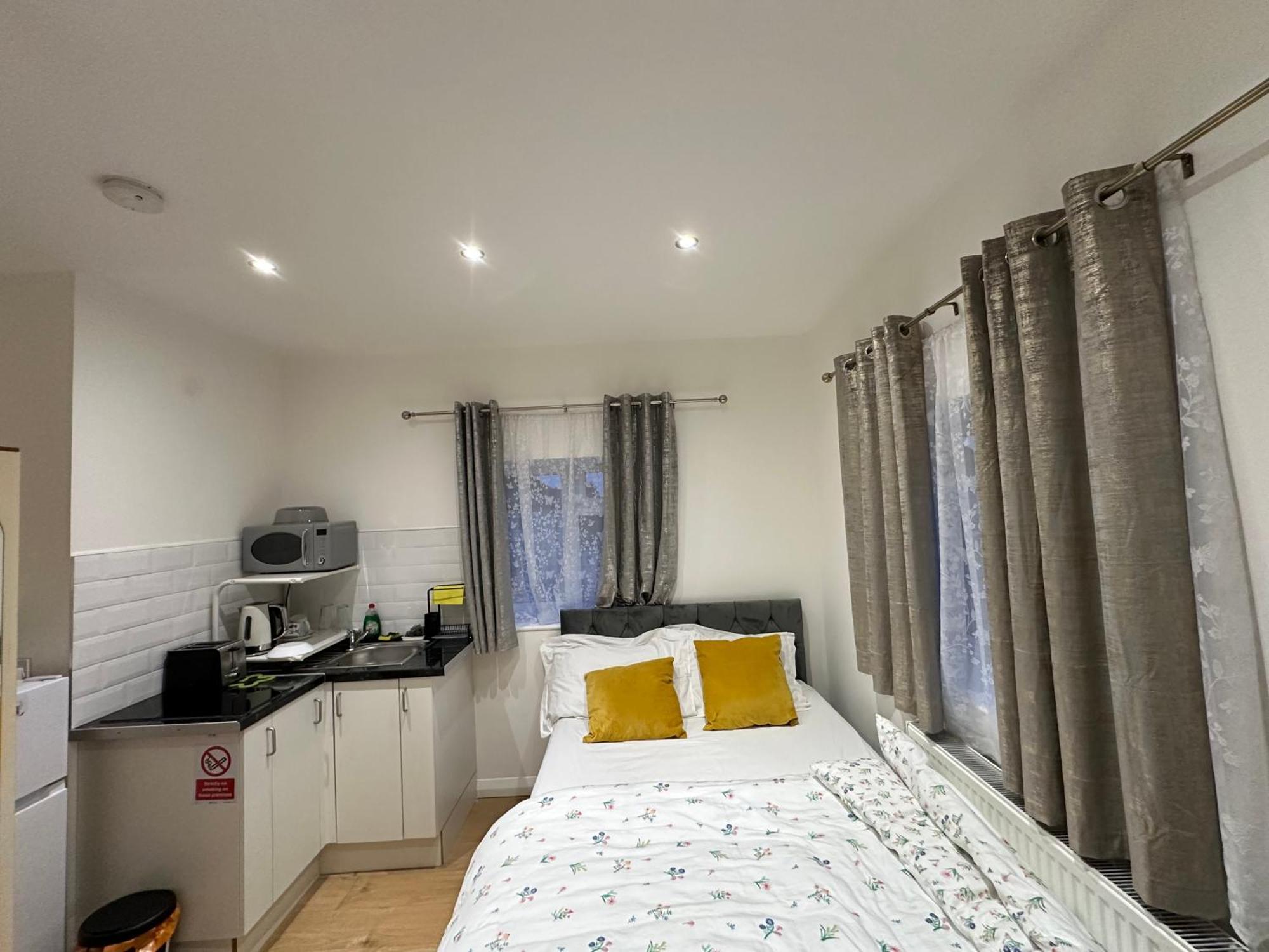 ברומלי Luxury Ensuite 2Nd Studio Flat With Great Views In Keedonwood Road With Fully Own Bathroom Newly Added And Private Kitchenette מראה חיצוני תמונה
