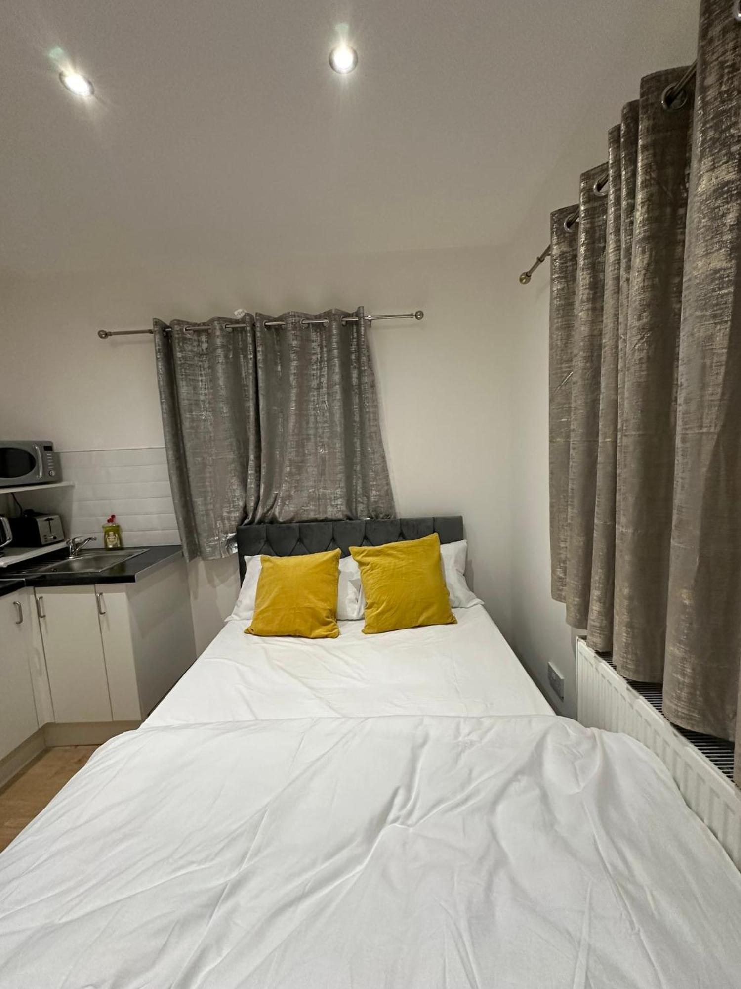 ברומלי Luxury Ensuite 2Nd Studio Flat With Great Views In Keedonwood Road With Fully Own Bathroom Newly Added And Private Kitchenette מראה חיצוני תמונה