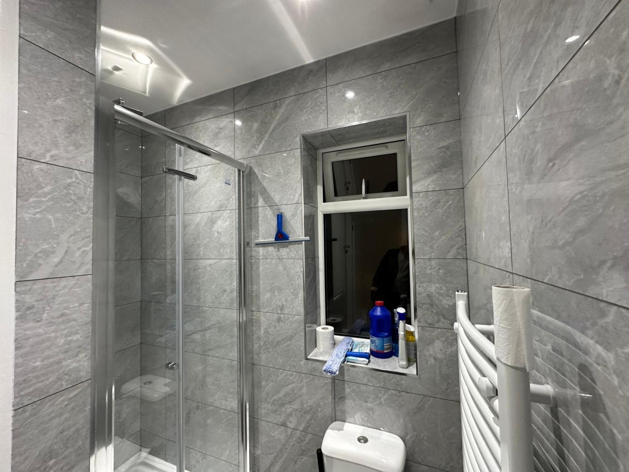 ברומלי Luxury Ensuite 2Nd Studio Flat With Great Views In Keedonwood Road With Fully Own Bathroom Newly Added And Private Kitchenette מראה חיצוני תמונה