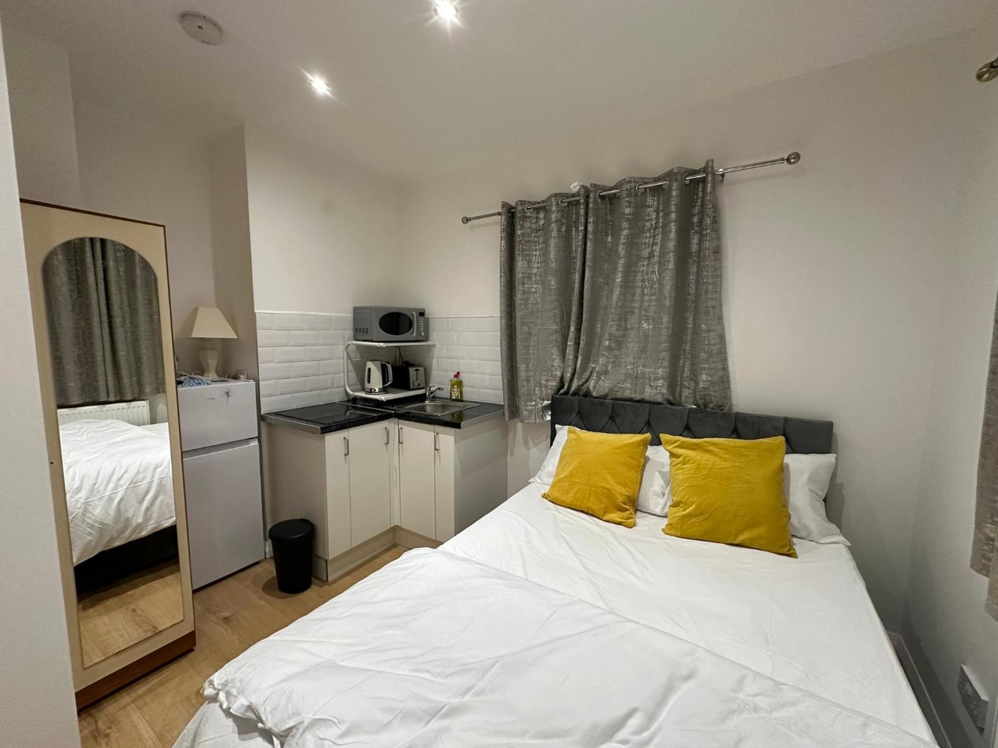 ברומלי Luxury Ensuite 2Nd Studio Flat With Great Views In Keedonwood Road With Fully Own Bathroom Newly Added And Private Kitchenette מראה חיצוני תמונה