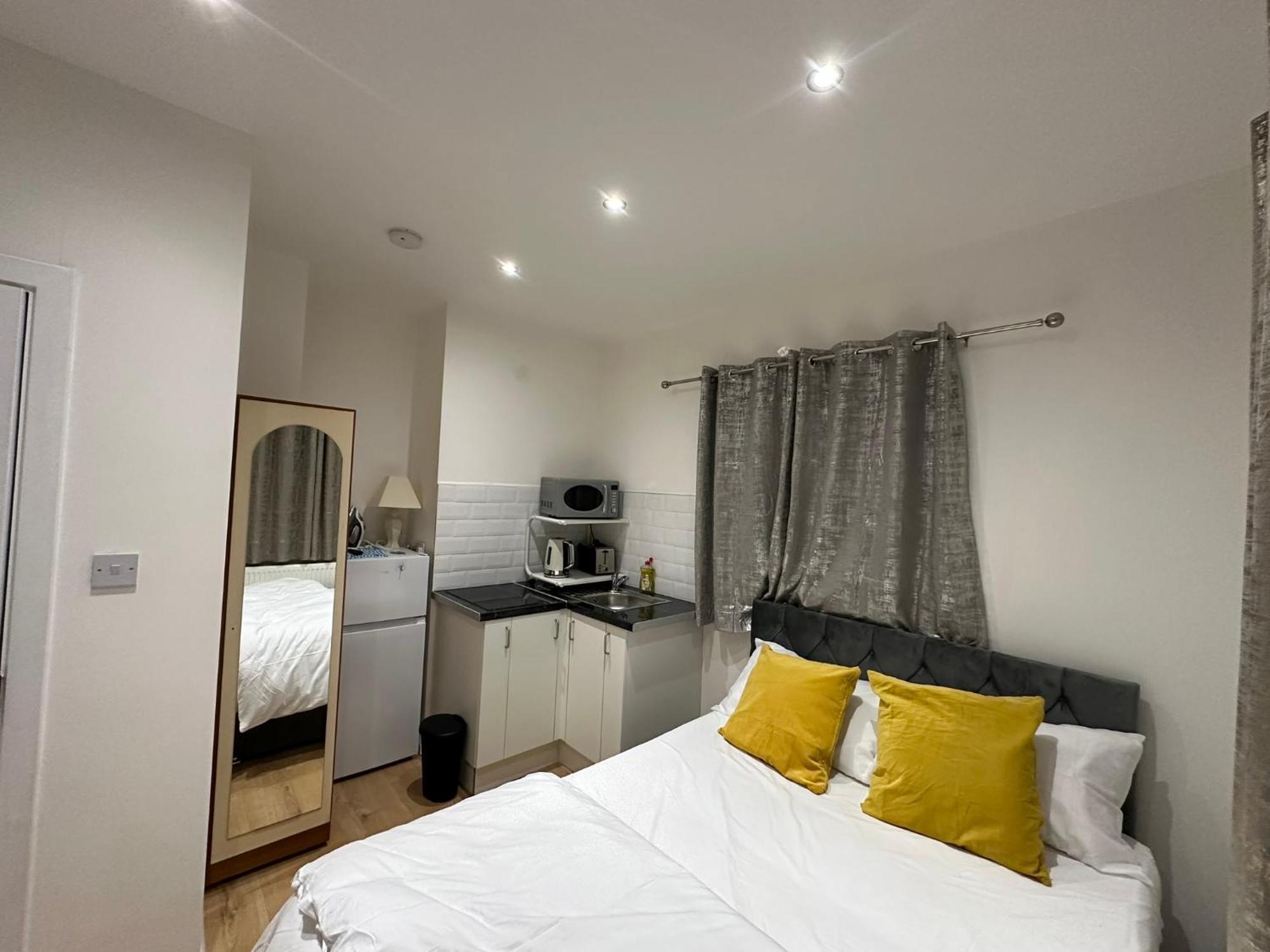ברומלי Luxury Ensuite 2Nd Studio Flat With Great Views In Keedonwood Road With Fully Own Bathroom Newly Added And Private Kitchenette מראה חיצוני תמונה