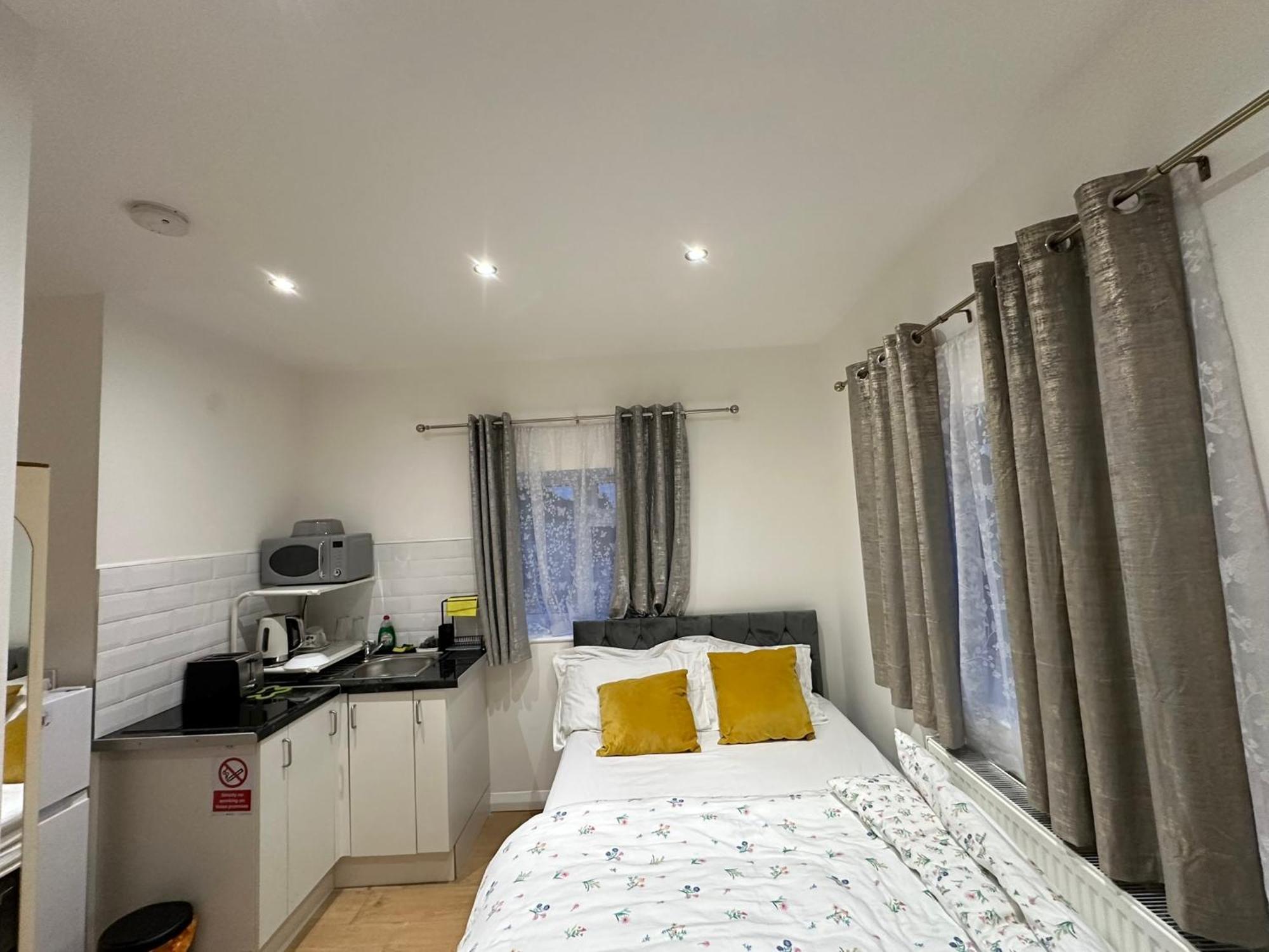ברומלי Luxury Ensuite 2Nd Studio Flat With Great Views In Keedonwood Road With Fully Own Bathroom Newly Added And Private Kitchenette מראה חיצוני תמונה