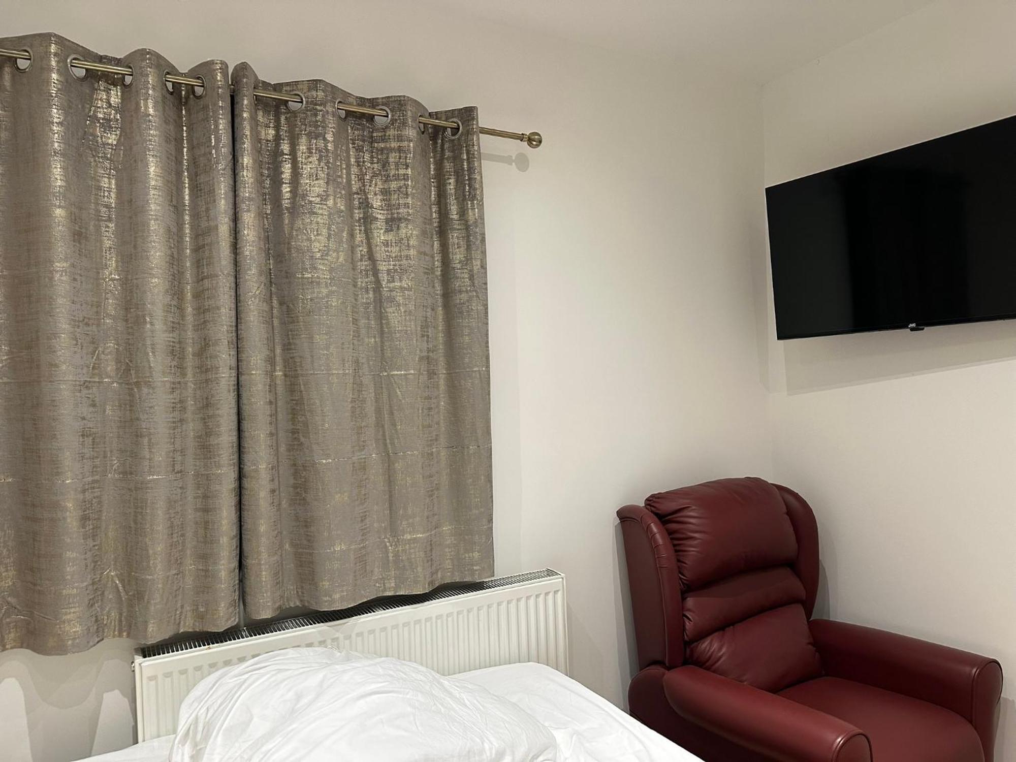 ברומלי Luxury Ensuite 2Nd Studio Flat With Great Views In Keedonwood Road With Fully Own Bathroom Newly Added And Private Kitchenette מראה חיצוני תמונה