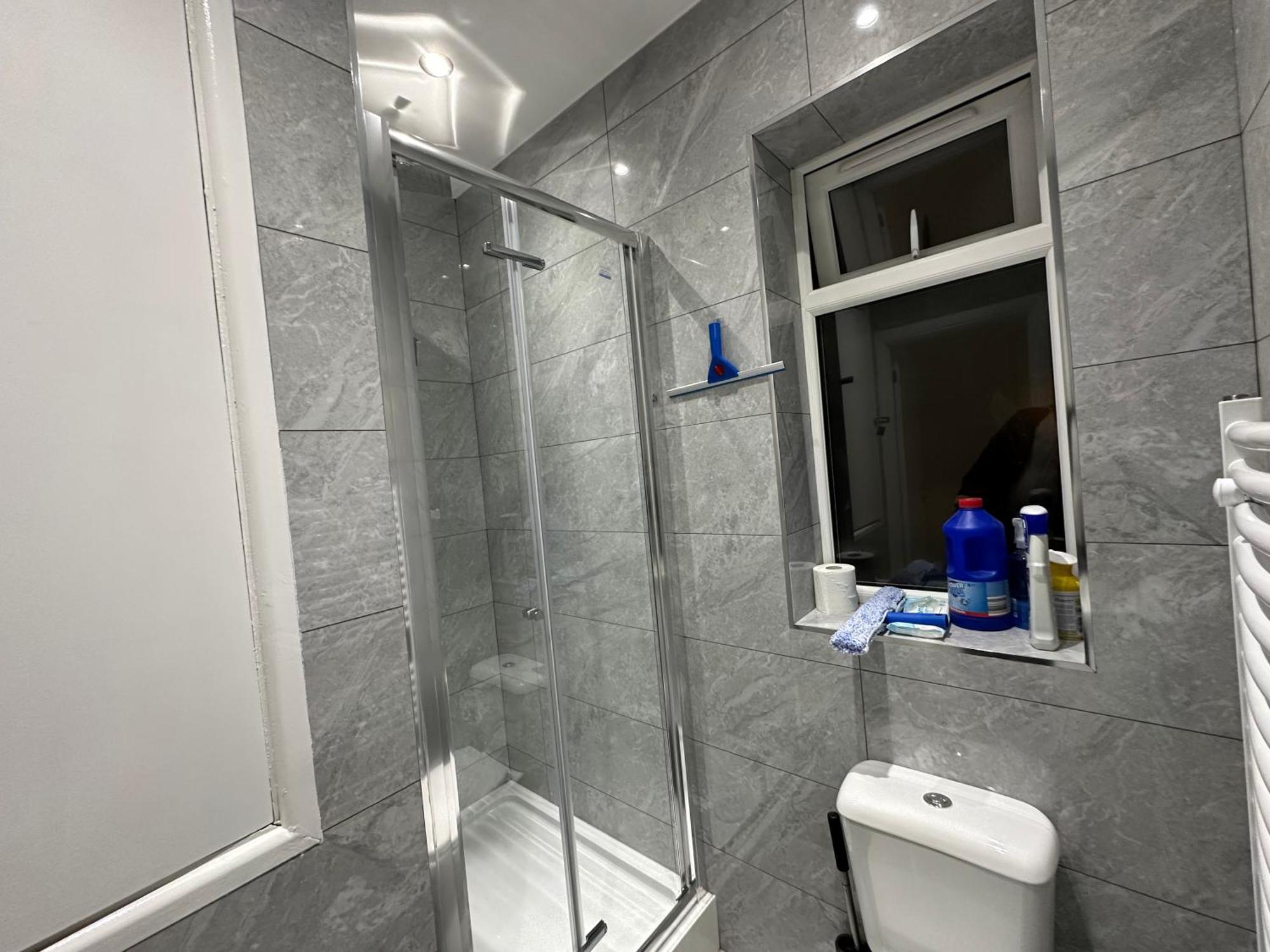 ברומלי Luxury Ensuite 2Nd Studio Flat With Great Views In Keedonwood Road With Fully Own Bathroom Newly Added And Private Kitchenette מראה חיצוני תמונה