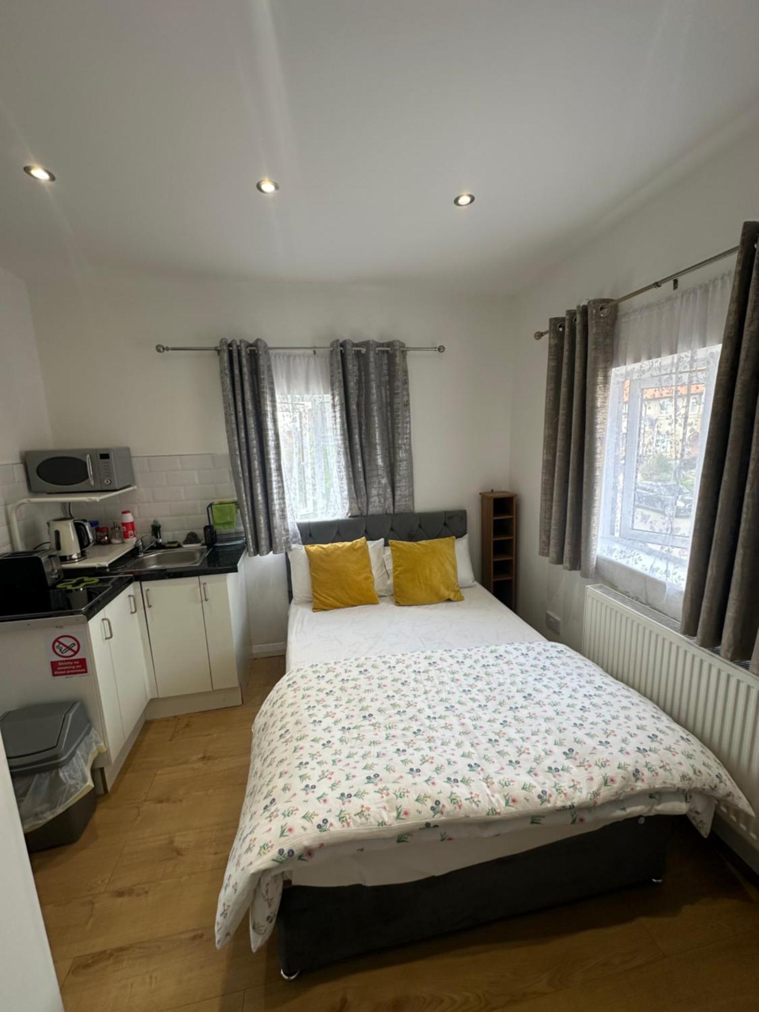 ברומלי Luxury Ensuite 2Nd Studio Flat With Great Views In Keedonwood Road With Fully Own Bathroom Newly Added And Private Kitchenette מראה חיצוני תמונה