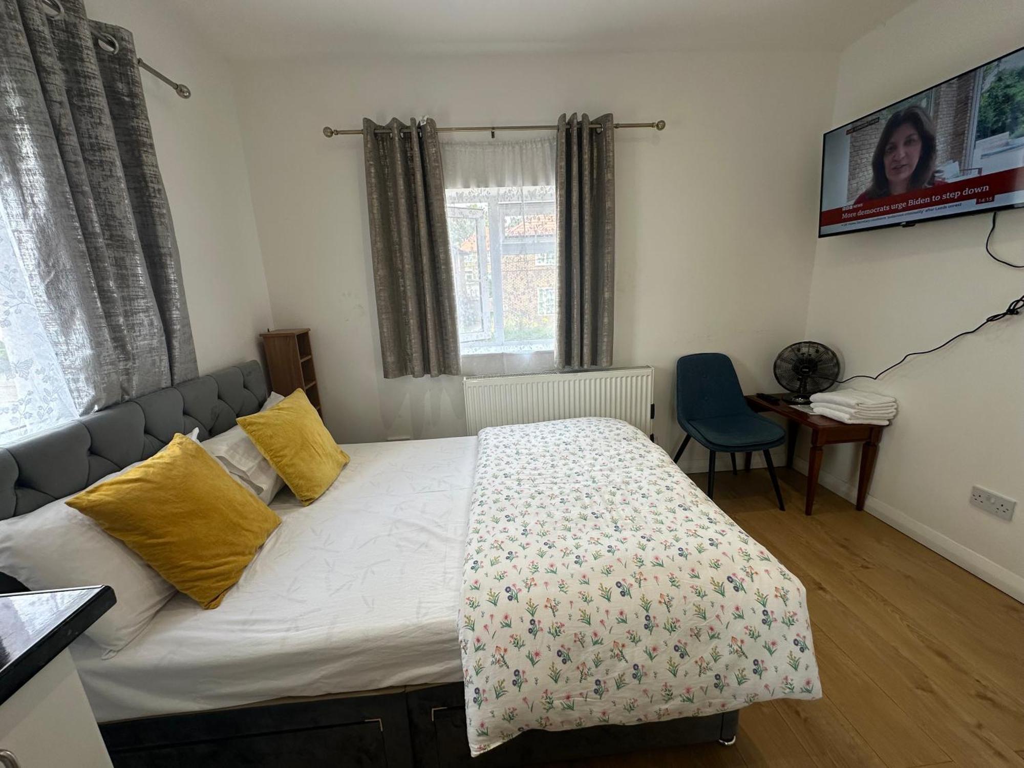 ברומלי Luxury Ensuite 2Nd Studio Flat With Great Views In Keedonwood Road With Fully Own Bathroom Newly Added And Private Kitchenette מראה חיצוני תמונה
