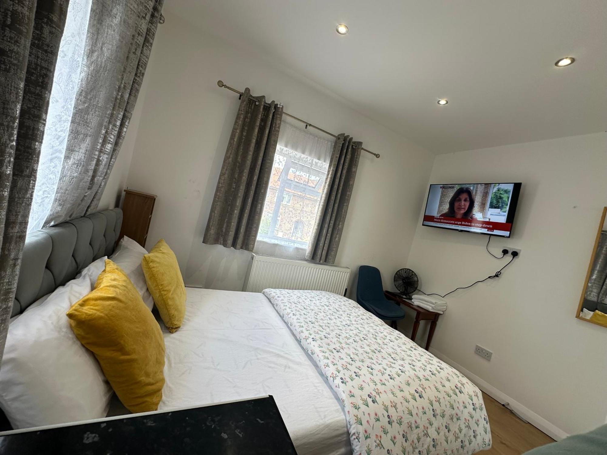ברומלי Luxury Ensuite 2Nd Studio Flat With Great Views In Keedonwood Road With Fully Own Bathroom Newly Added And Private Kitchenette מראה חיצוני תמונה